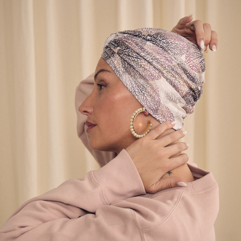 Cómo colocar el Turbante Aruba para Oncología y Alopecia