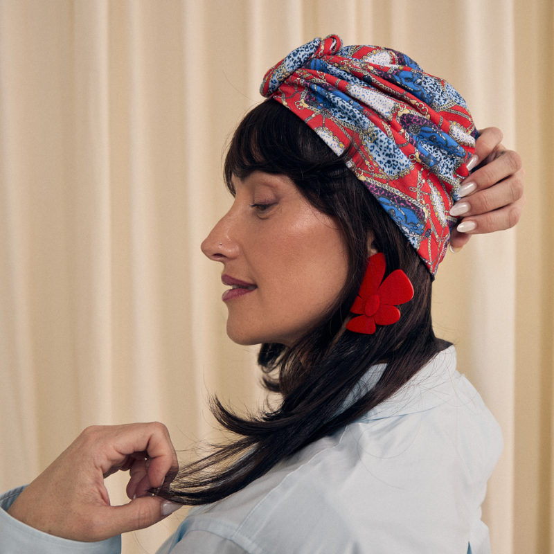 Cómo colocar el Turbante Blanca para Oncología y Alopecia con Contorno de Cabello