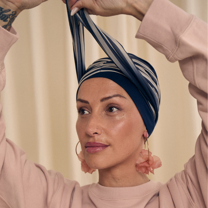 Cómo colocar el Turbante Beata para Oncología y Alopecia